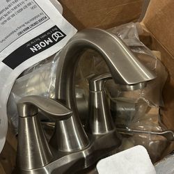 Moen Two-Handle Centerset Bathroom Sink Faucet with Drain Assembly