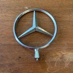 Mercedes-Hood Emblem