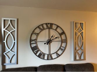 Large Clock and side decor