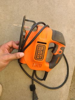 BLACK DECKER JIGSAW..USED GREAT CONDITION TEST IT BEFORE YOU BUY IT..PICK UP IN BLOOMINGTON..AS IN PICTURES..