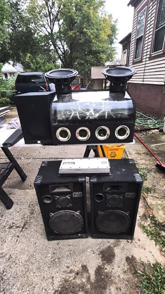 Speaker Bundle W Amp