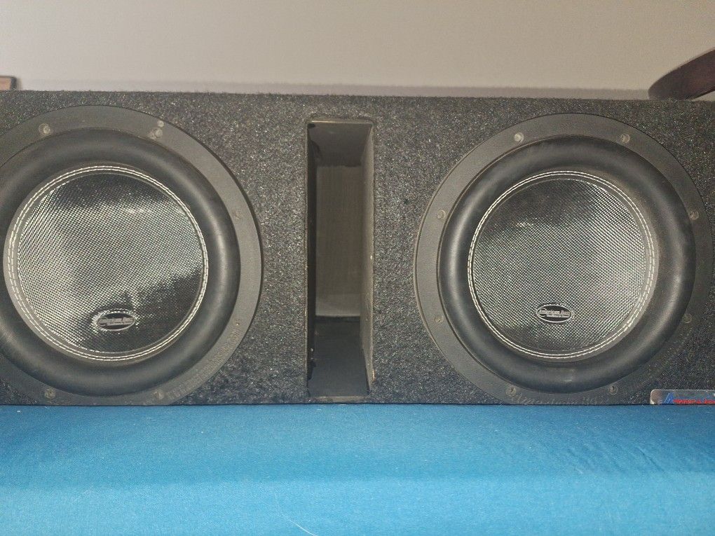 Dual American Bass Xr-10 In Enclosure.