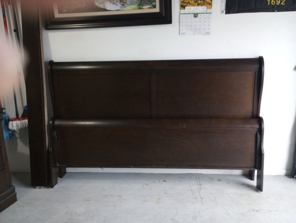 7 Piece Bedroom Set King Size/No Mattress Just 2 Box Springs