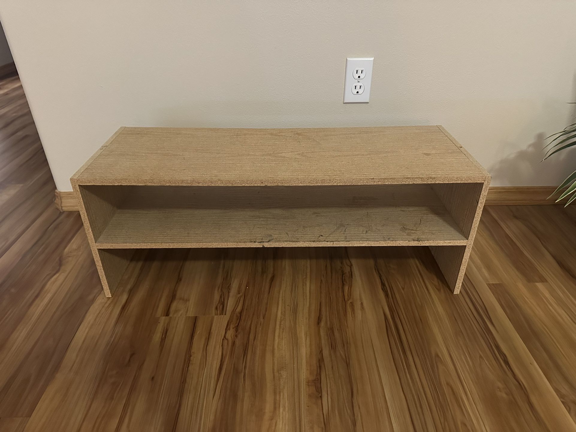 👟👠Shoe organizer with 2 shelves. Smoke and pet free home. PU in Kennewick near Canyon Lakes Golf Course