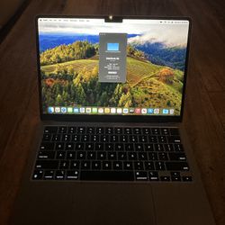 Apple MacBook Air 13.6" (512GB SSD, M2, 8GB) Laptop - Silver (MLY03LL/A)