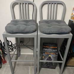 2 Bar Stools 