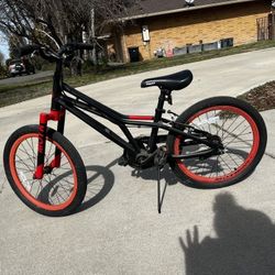 GIANT MOTR YOUTH BICYCLE BLACK/RED 20"