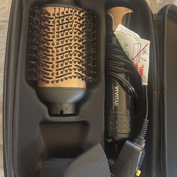 VIVITAR Hair style Brush Like New 