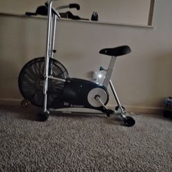 Exercise Bike ,4o2 383 391o