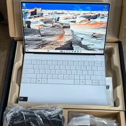 Dell XPS 13 Plus - Intel Evo i7 - Edge-to-Edge Keyboard - Like New