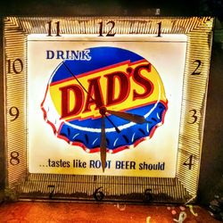 Antique Dad's Root Beer Clock /Light.