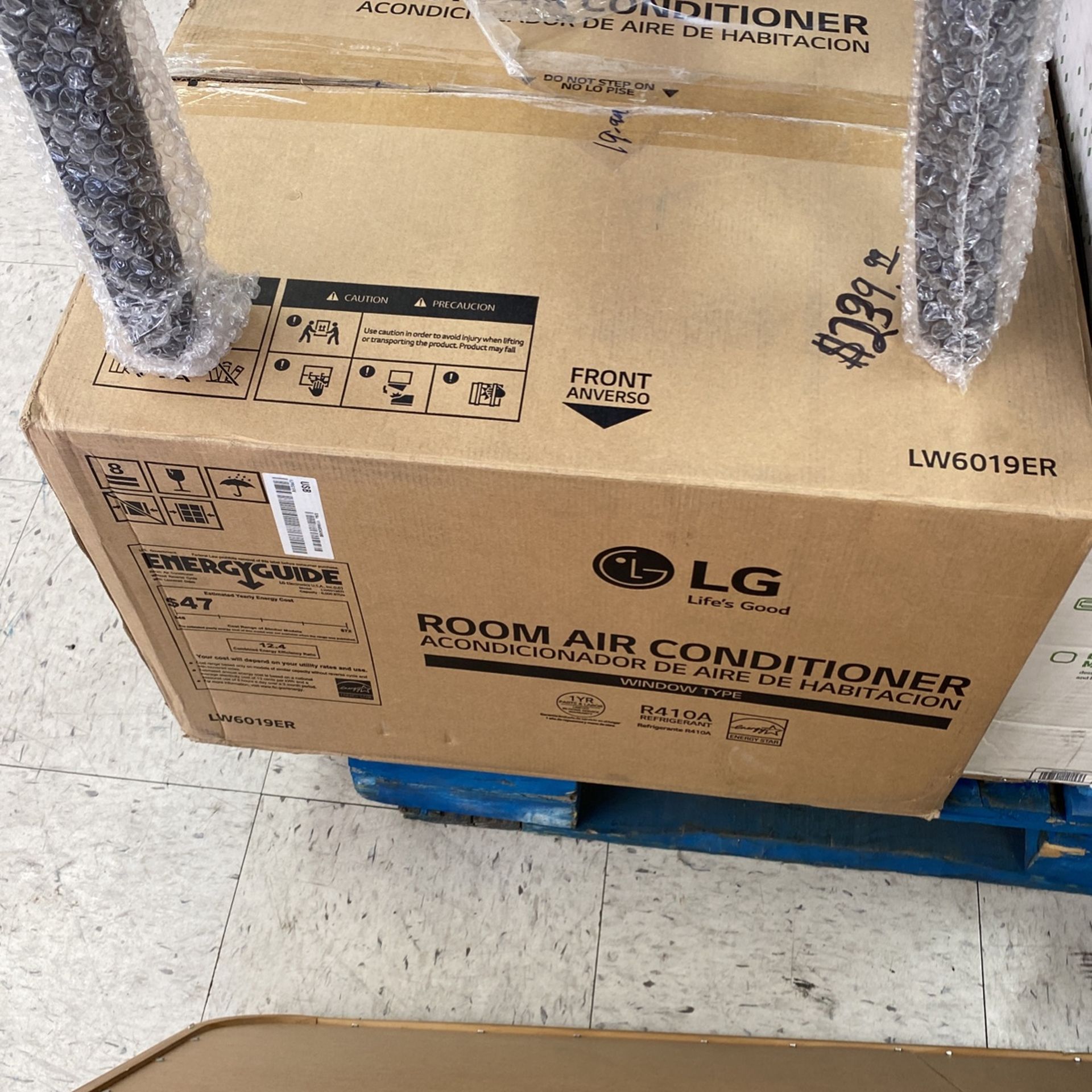 LG Air Conditioner 6000 Btu New In Box