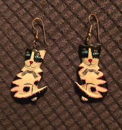 Cat dangling earrings vintage hand-painted Cats Culver City area