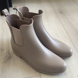 New Rain Boots A New Day, Size 8