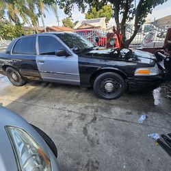 2011 CROWN VICTORIA POLICE INTERCEPTOR