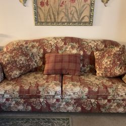 Country Floral Couch