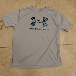 Under Armour Athletic Tee Women's Size Medium. Light Grey W/Purple & Teal Camo