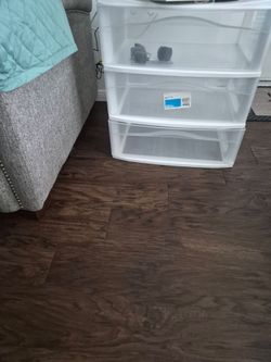 Storage container