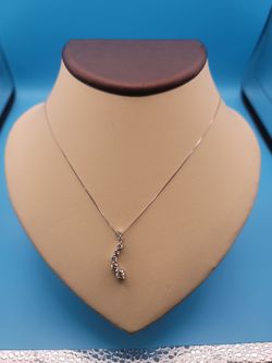 Ladies chain with diamonds
