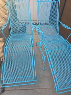 2 Iron lounge chairs rock up and down Expensvie iron chairs 700