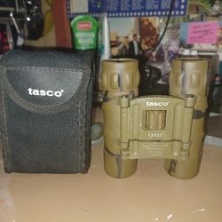 Tasco 10×25 binoculars with Case