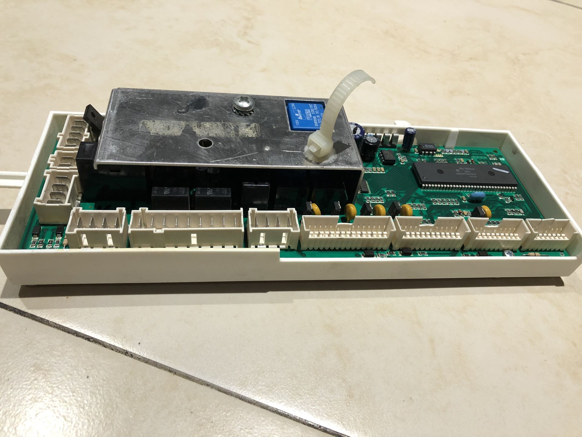 RV Appliances | USED SPLENDIDE 2000S CIRCUIT BOARD 215007317.02 FOR SALE