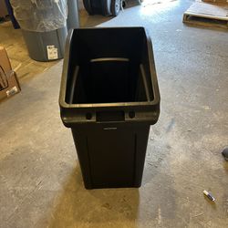 Rubbermaid under counter trash cans