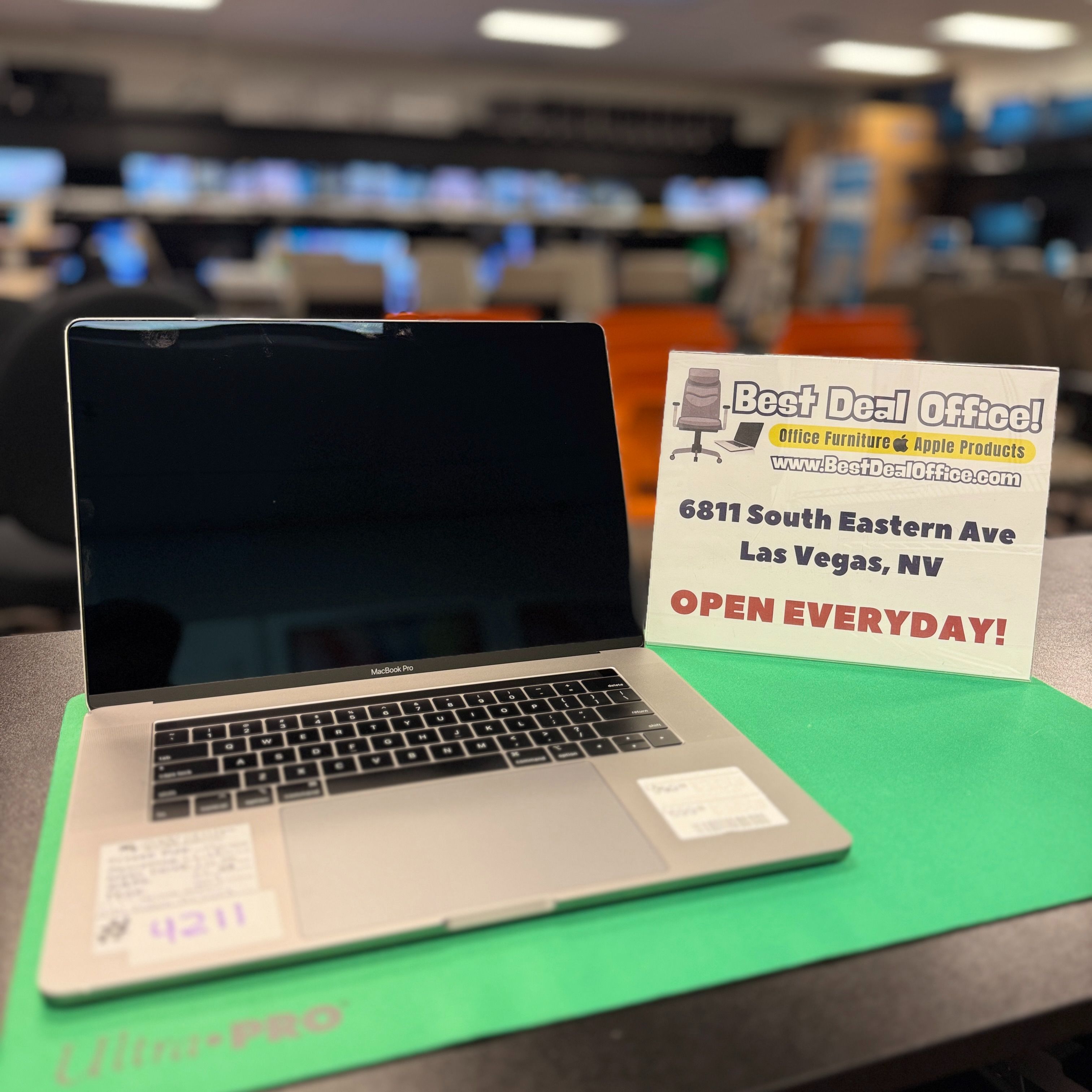 Apple MacBook Pro Retina 15.4 Laptop with Touch Bar 2.4GHz 8 Core 
