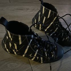 Size 9 Valentino shoes 