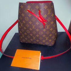 Louis Vuitton NéoNoé Bucket Bag 