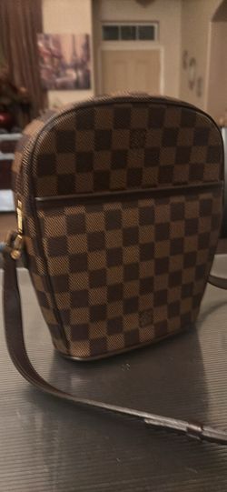 Authentic Louis Vuitton unisex crossbody