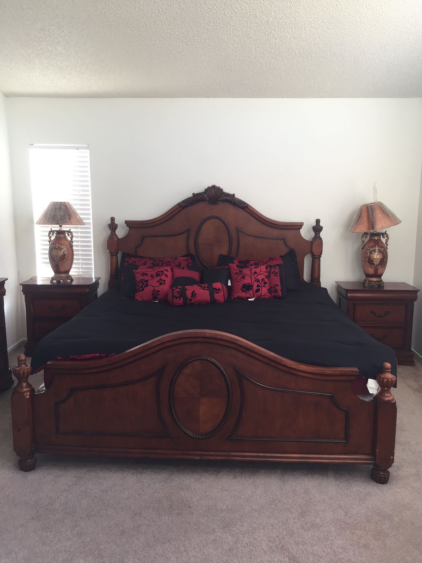 5pc Master Bedroom Set (Cal King mattress)