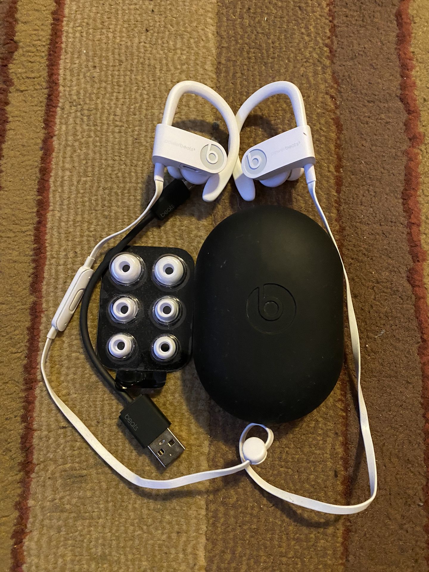 Powerbeats 4 Wireless Bluetooth White Like New