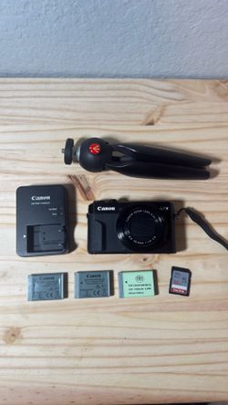Canon G7X Mark II w/ accessories