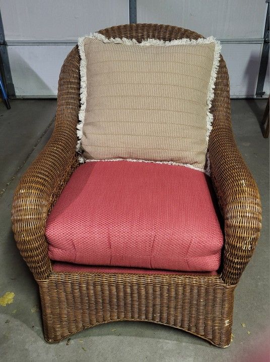 Wicker Arm Chair With Cushions