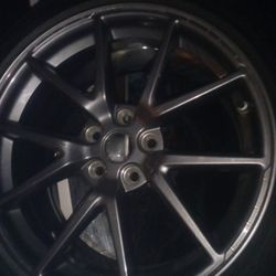 Tesla 3 Rim + MichlenTire  18 In 