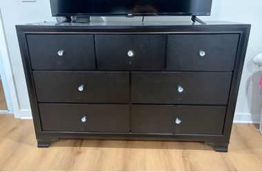 Queen bedroom set