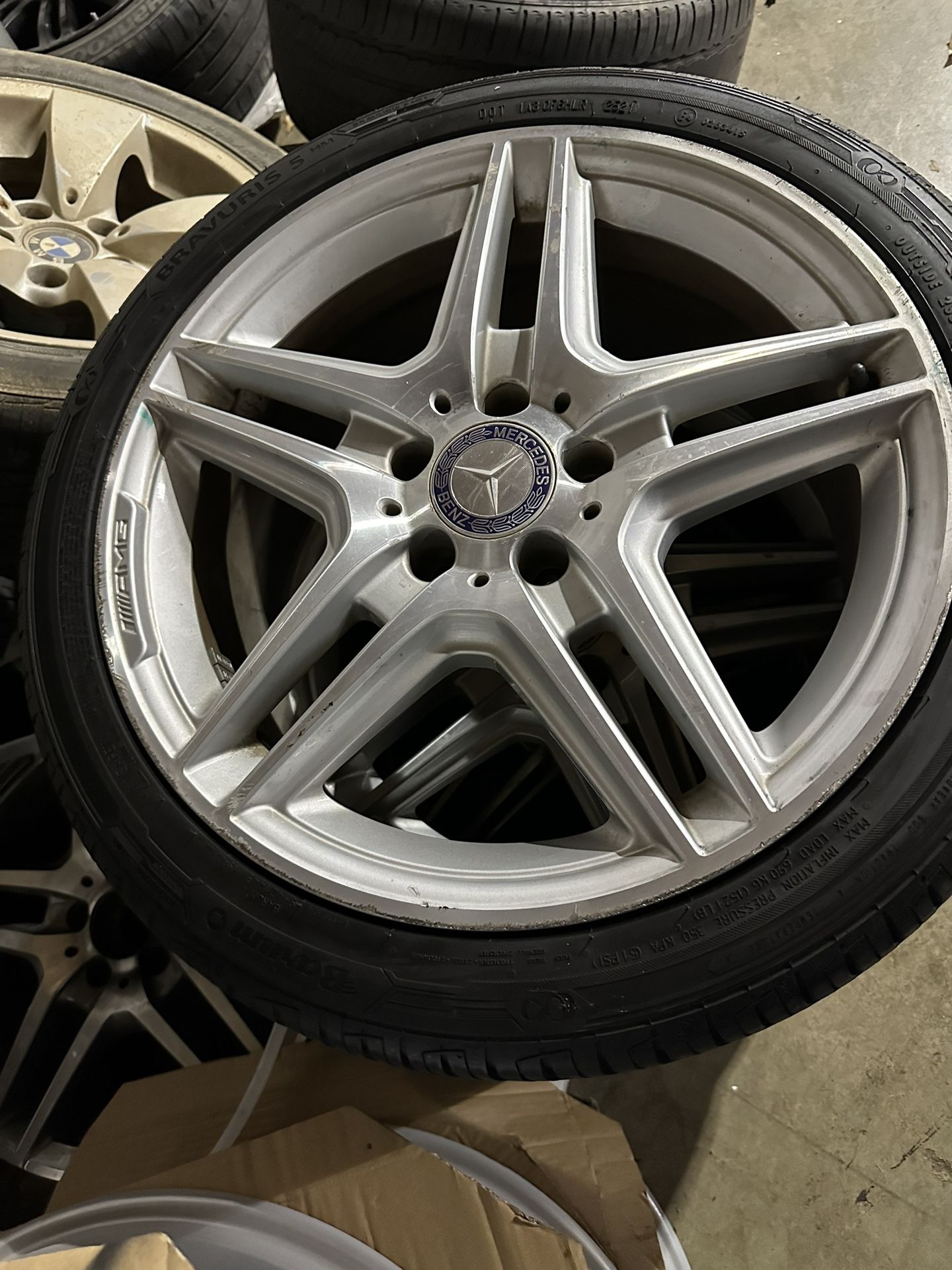 Mercedes E Class Original Factory AMG Wheels With tires