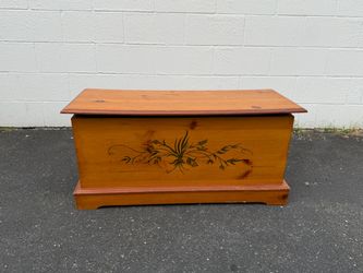 Vintage chest pinewood
