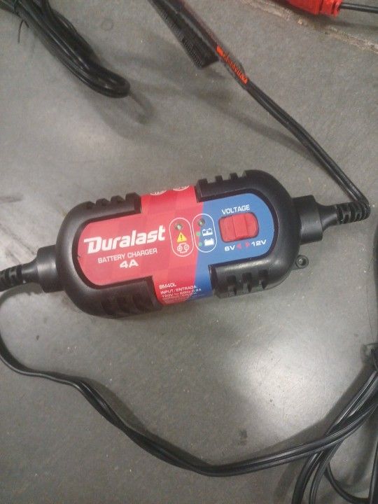 BATTERY CHARGER