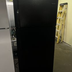 Frigidaire 18 Cu Ft Top Freezer Refrigerator Apartment Size