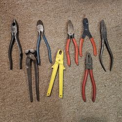 Assorted Used Pliers Set