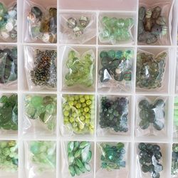 Beads Glass Green Different Sizes