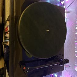 Pro-Ject: Debut Carbon Evo/ Audioengine A5+ Turntable Package