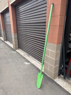 Sharp shooter shovel