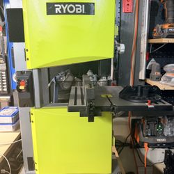 RYOBI 2.5 Amp 9 in. Band Saw w/fence & 2 extra blades $180