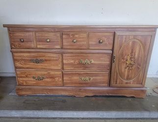 Dresser 6 drawer and storage with shelf
