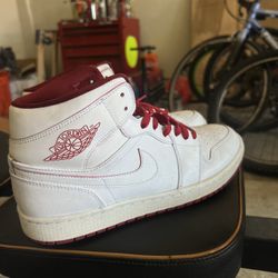 Jordan 1  Retro Mid White And Gym Red 