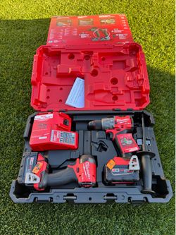Milwaukee M18 FUEL 18V Lithium-Ion Brushless Cordless Hammer Drill and Impact Driver Combo Kit (2-Tool) with 2 Batteries