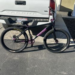 Throne The Goon 24 Inch